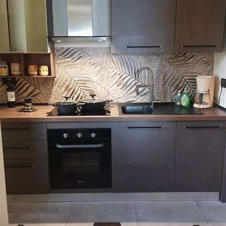 Charming Apartment Lake Front Acquaseria Bagian luar foto