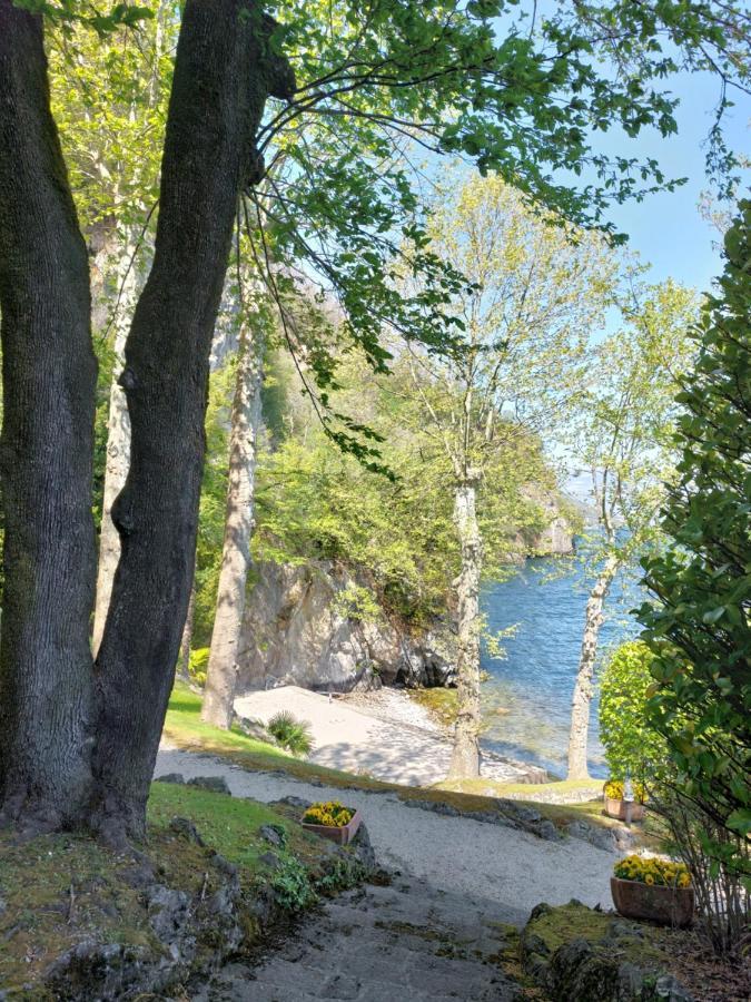 Charming Apartment Lake Front Acquaseria Bagian luar foto